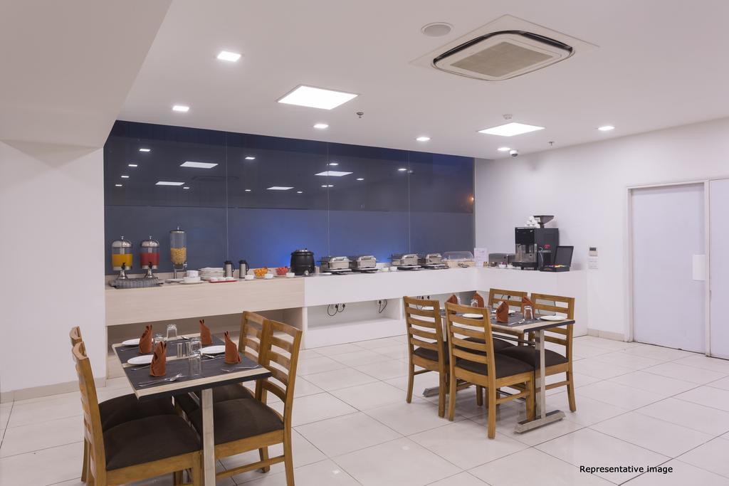 Hotel Manesar グルガウン エクステリア 写真